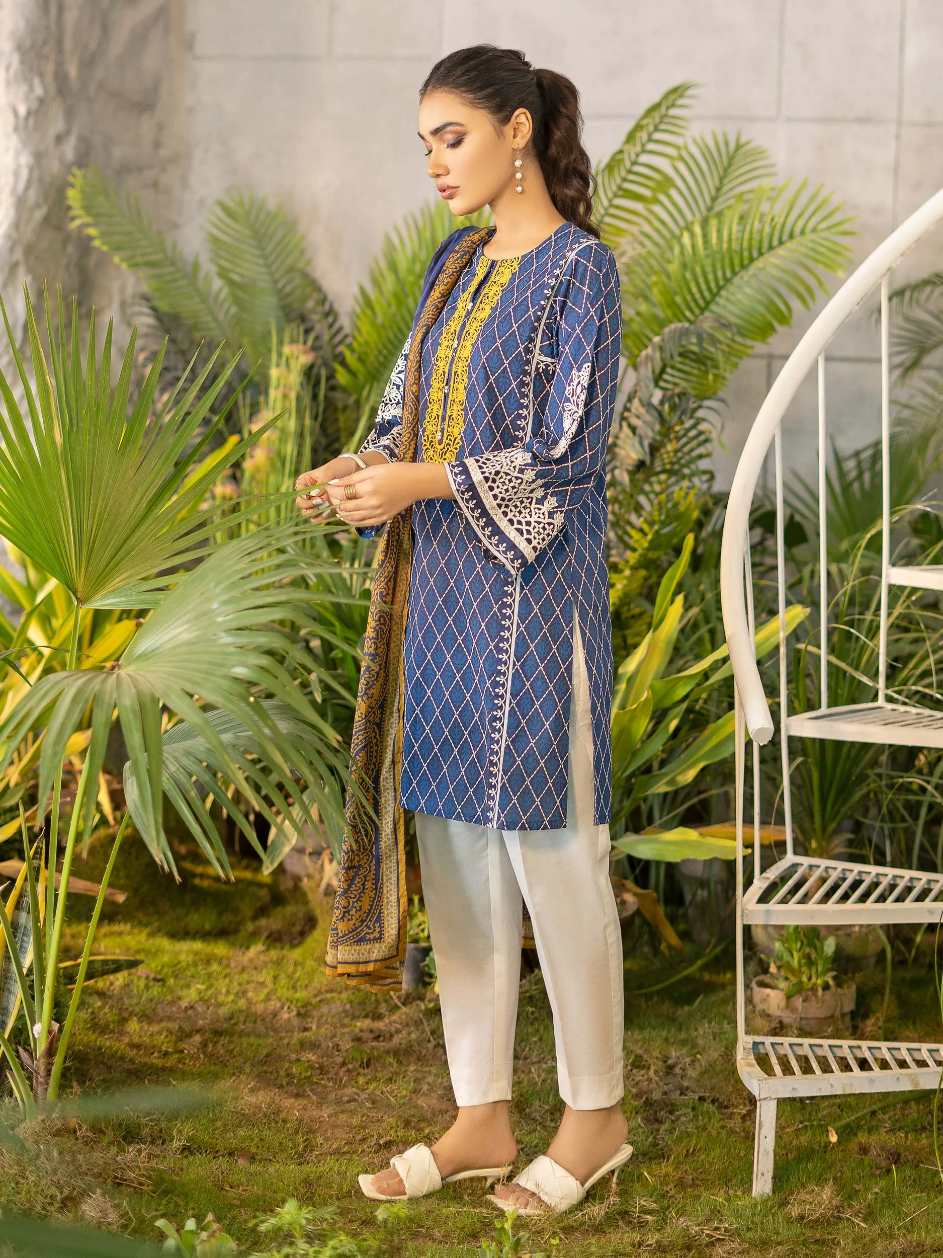 2 Piece Lawn Suit-Embroidered (Unstitched)