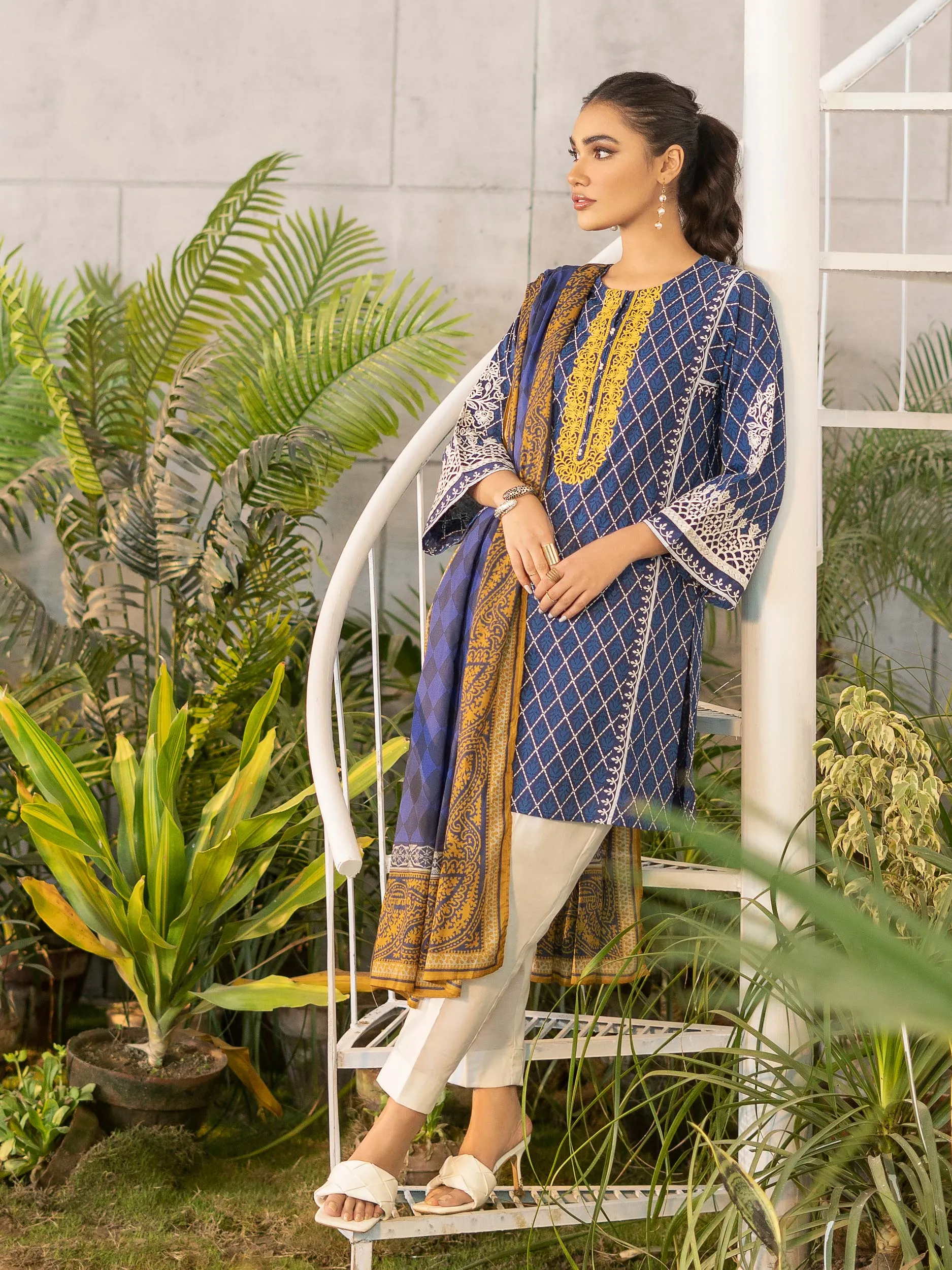 2 Piece Lawn Suit-Embroidered (Unstitched)