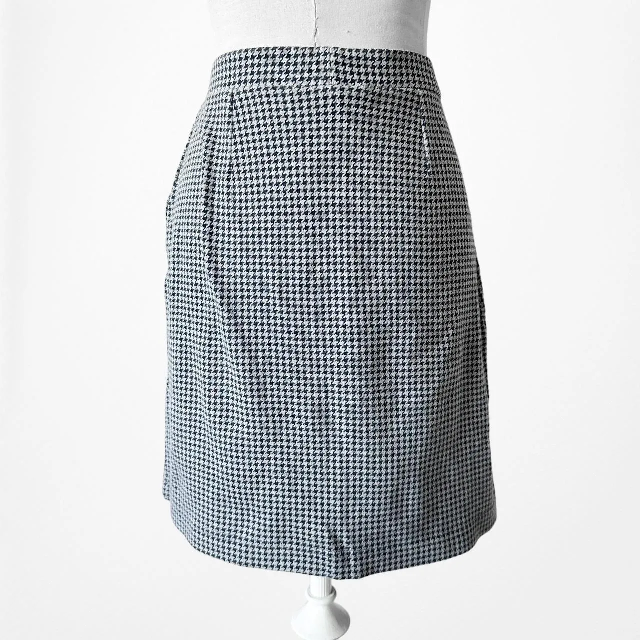 Jones New York Navy Blue Checkered Plaid Knit Knee Length Wrap Skirt Size S